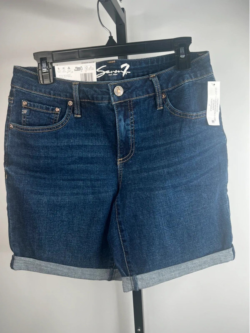 NWT Seven 7 women’s Relaxed Bermuda Denim Shorts size 4
